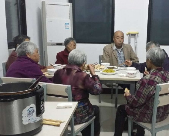 信阳市公益志愿者协会陆庙养老服务中心